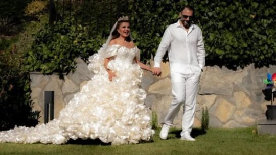 geçtiğimiz günlerde evlenen Nuray Sayarı ile Ahmet Destan hakkında aramalar