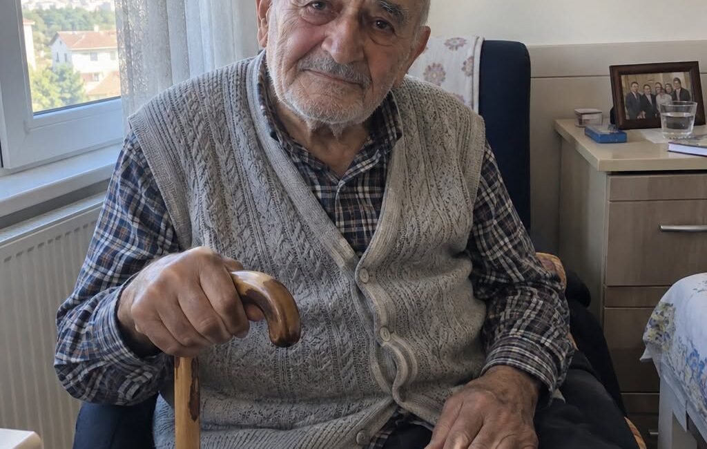 “Vasiyetin son sayfasını tekrar oku. Hilmi’nin sana bıraktığı şey ev
