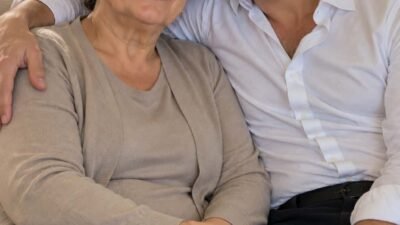 64 yaşımda, 31 yaşında zengin bir adamla evlendim. Altı ay