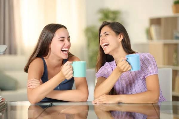 65 yaşındaki Nuriye Hanım, kendisinden 20 yaş küçük bir adamla
