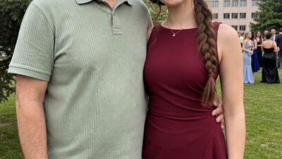 “Baba, o kapıyı açmazsan çığlık atacağım.” Babamın yüzü bir anda
